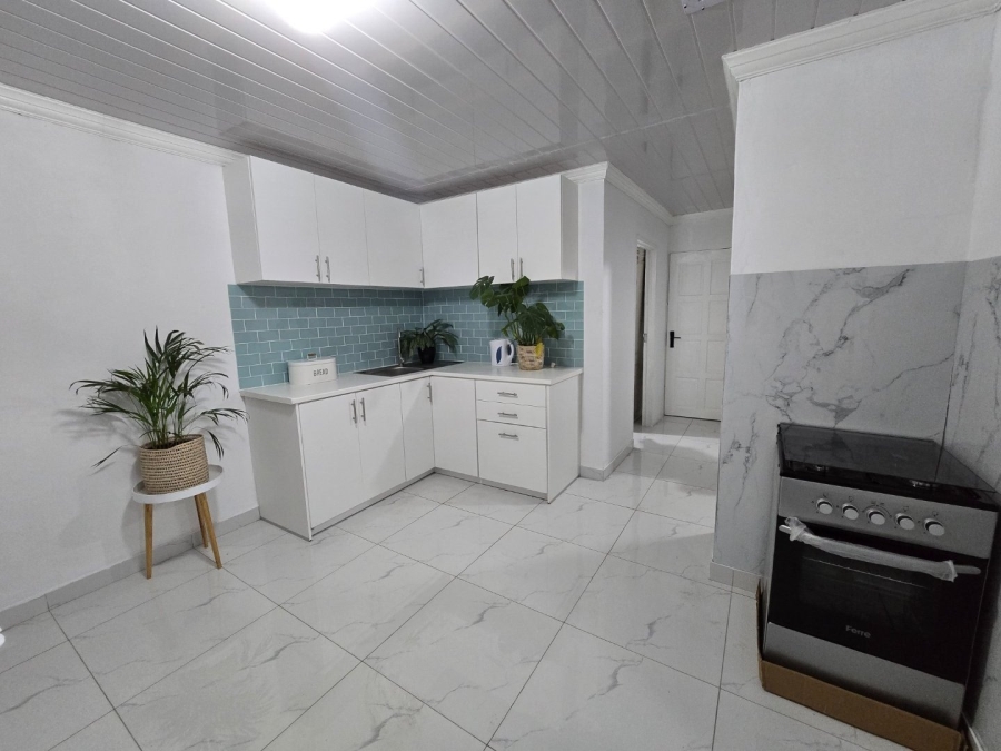 2 Bedroom Property for Sale in Pelican Park Western Cape
